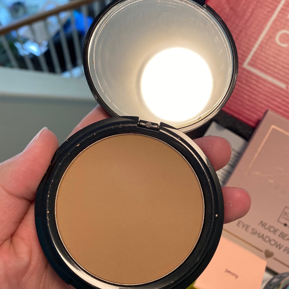 Bronzer - Picture 2 of 2
